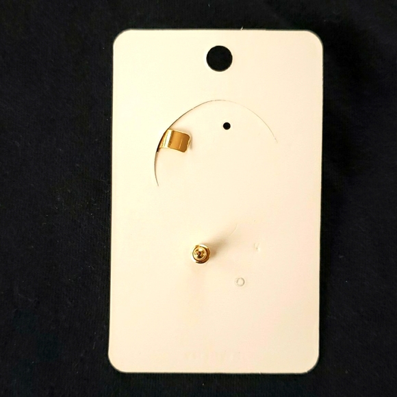 🥳3/20🥳 Gold Tone Left Ear Rhinestone Cuff - New in Package - Picture 5 of 7